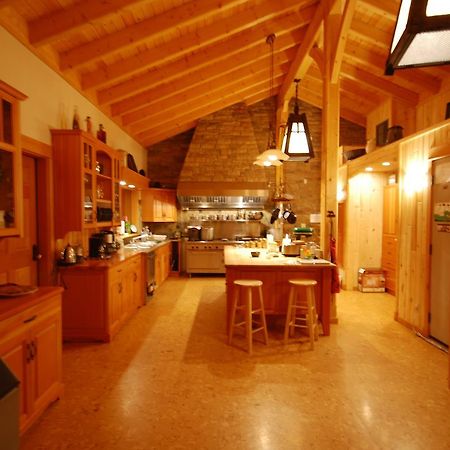Bear Claw Lodge Kispiox Экстерьер фото